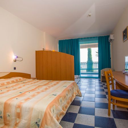 Royal Bay Hotel Elenite Bagian luar foto